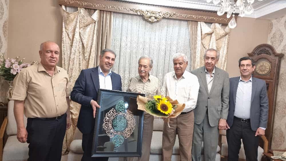 قدردانی مدیر صندوق هرمزگان از چهره ماندگار فرهنگی